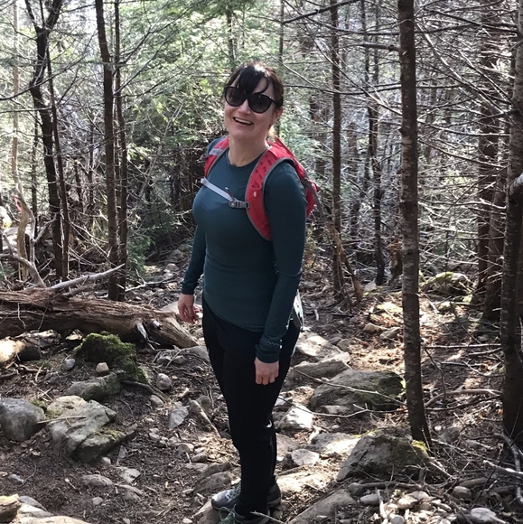 Meet your Posher, Lori - Picture 2 of 3